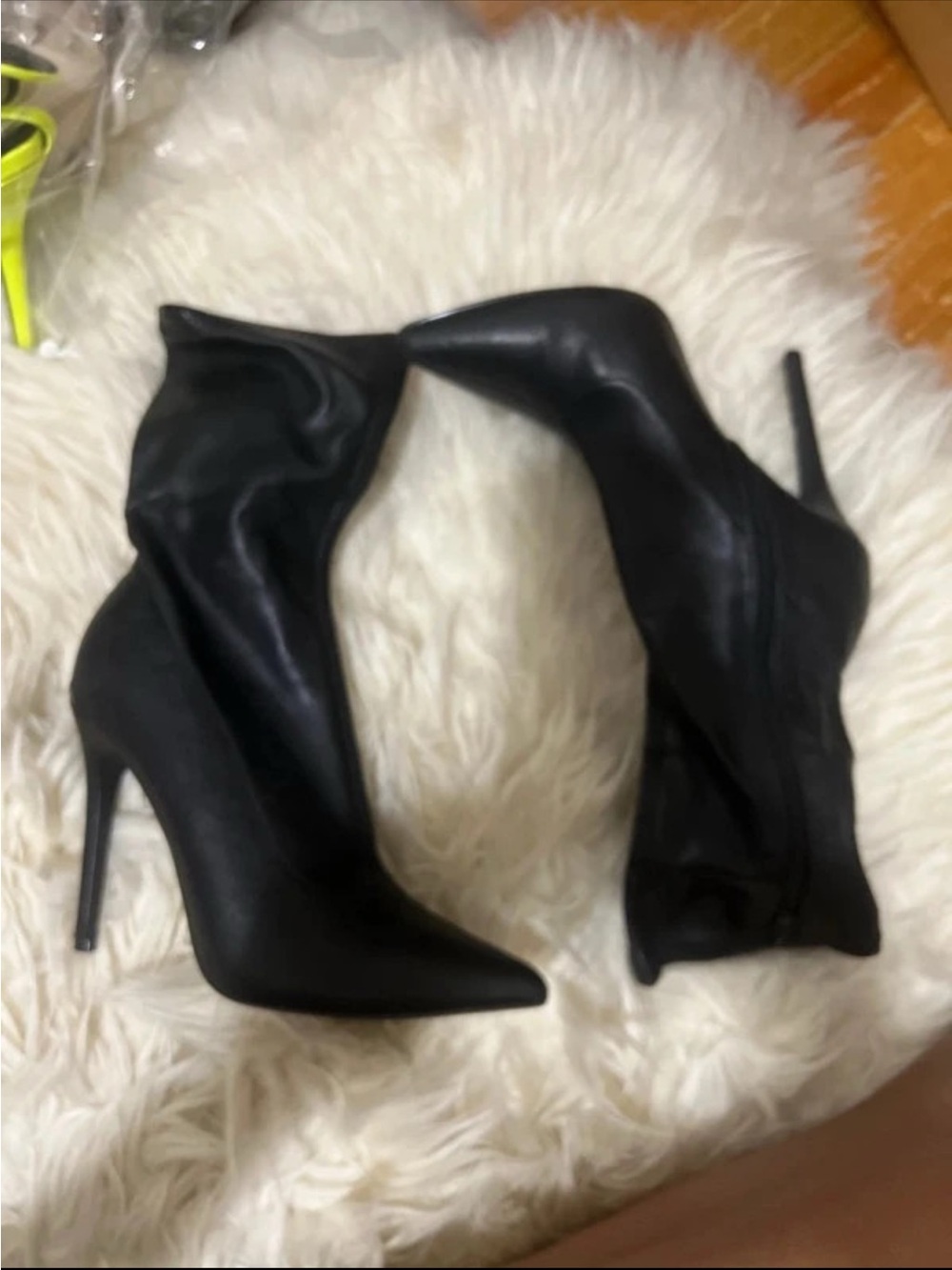 Women's Black Pointed-Toe Stiletto Ankle Boots